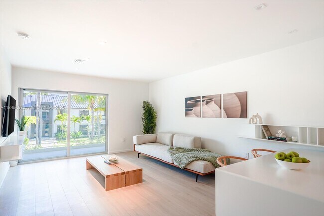 Building Photo - 201 Sunrise Dr