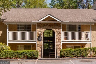 Building Photo - 3005 Seven Pines Ln