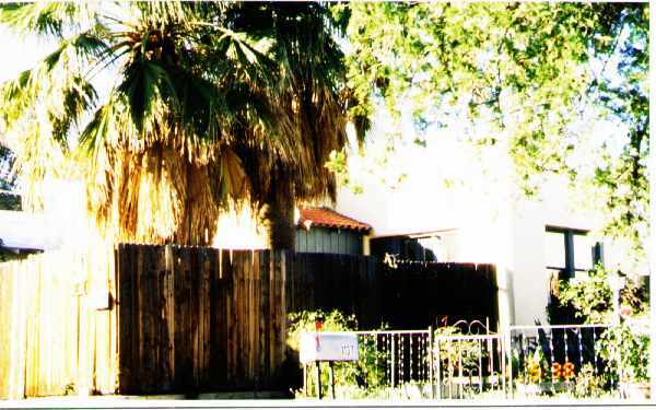 Primary Photo - 1135 N Plumer Ave