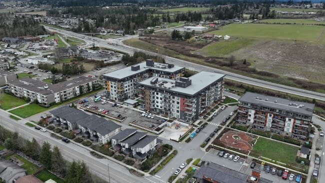  - 2515 Hackett Crescent