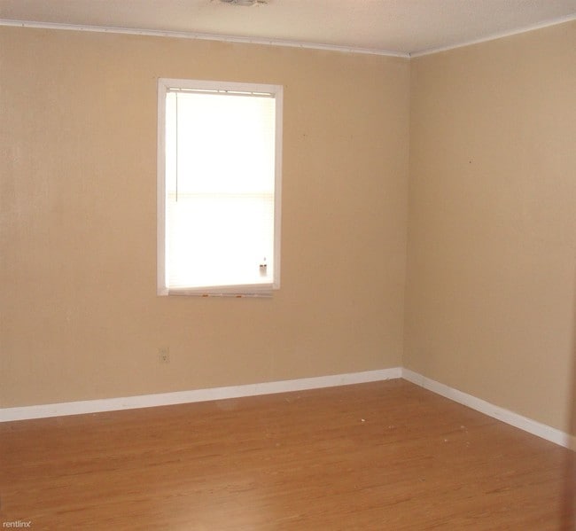 Building Photo - 2 br, 1 bath Apartment - 5308 Apt Dr Apt. 1