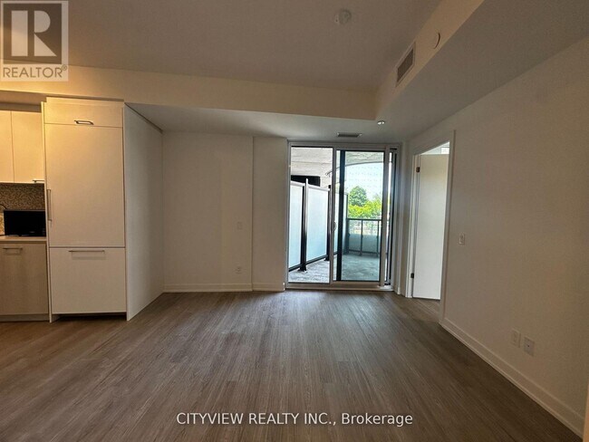 Photo du bâtiment - 8188 Yonge St