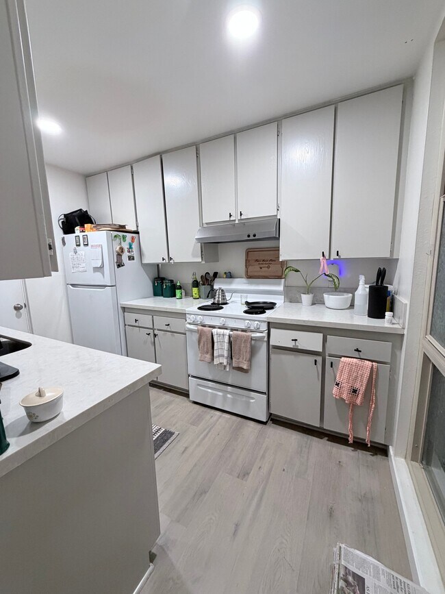 Foto del edificio - 4823 Collwood Blvd