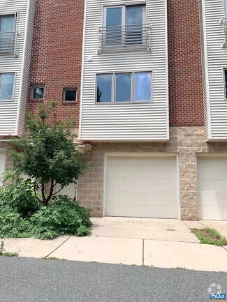 Building Photo - 1013 Linden Ave