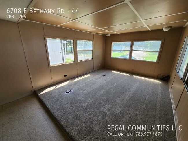 Foto del edificio - 2 Bed 2 Bath Recently Remodeled Home For S...