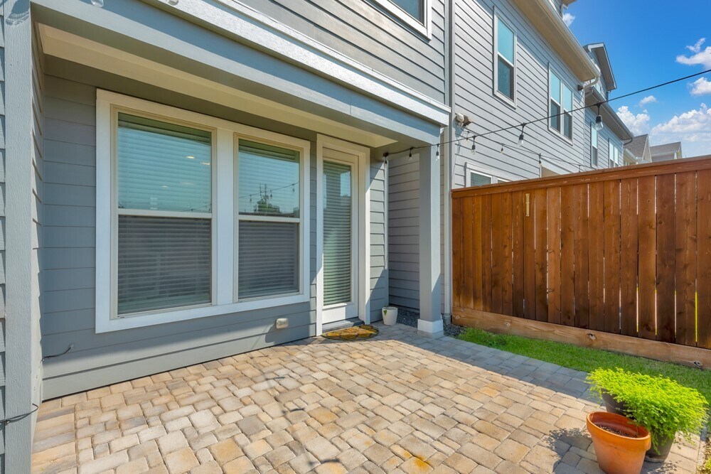 Foto principal - 10927 Keaton Landing Dr
