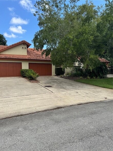 Primary Photo - 21 Village Cir