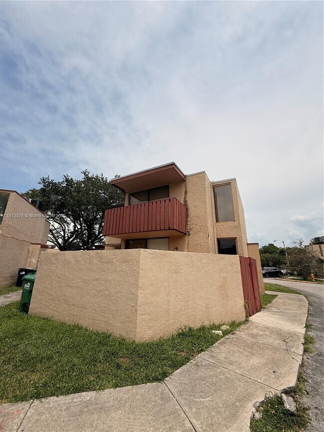 Building Photo - 20000 SW 123rd Dr
