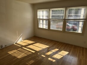 Building Photo - 2461 Silver Lake Blvd