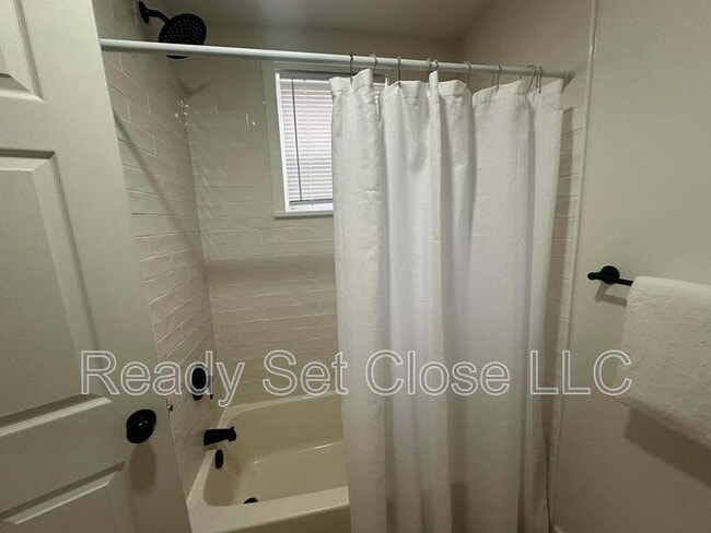 Foto del edificio - 156 W High St