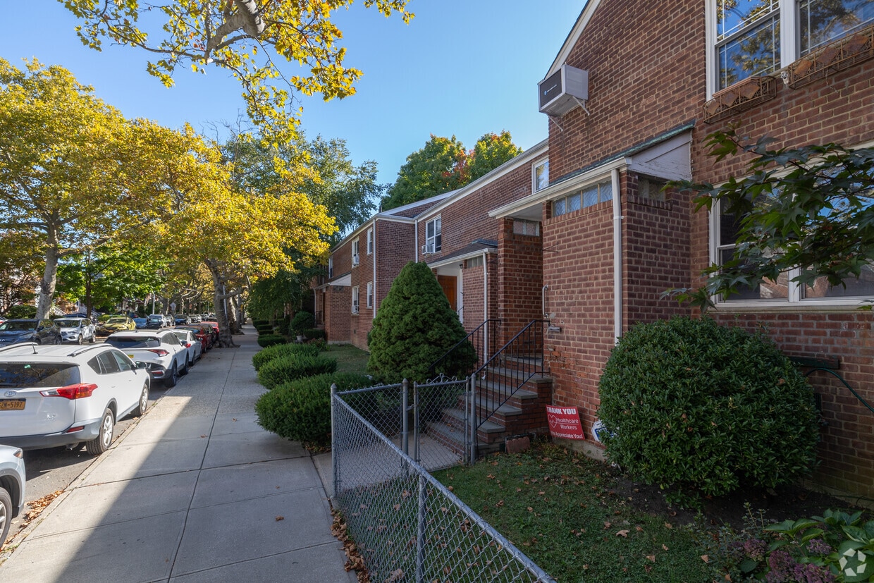 192-02-195-42 39th Avenue - Beechwood Gardens Association