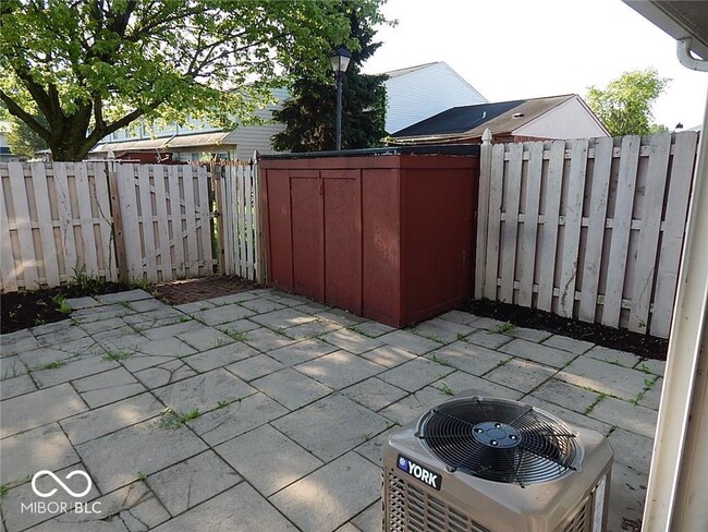 Building Photo - 4847 Mt Vernon Dr