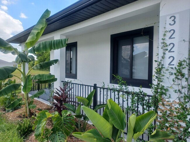 Foto del edificio - Available Now: Spacious 3 Bedroom / 2 Bathroom With a Large Fenced Yard