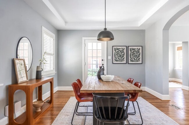 Foto del edificio - Elegant Sugar House Living: Finished Basem...