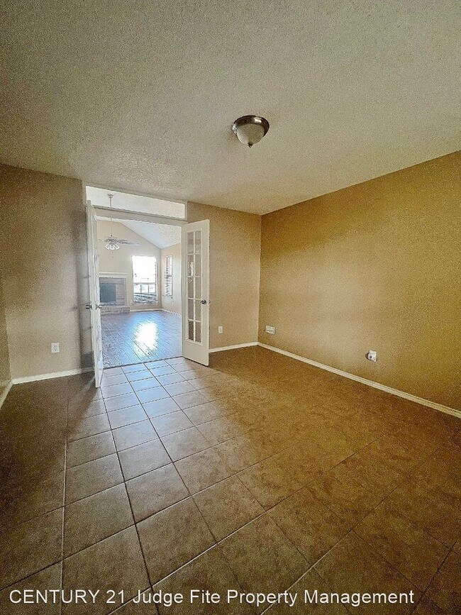 Building Photo - 4 br, 2 bath House - 1229 Castleman Drive