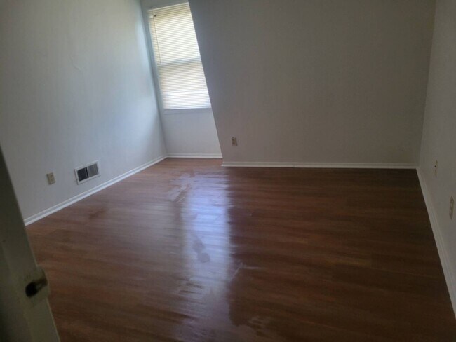 Foto del edificio - 8836 N 95th St
