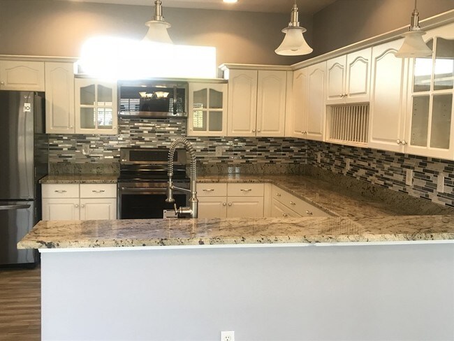 Building Photo - 5585 Colony Lake Ln