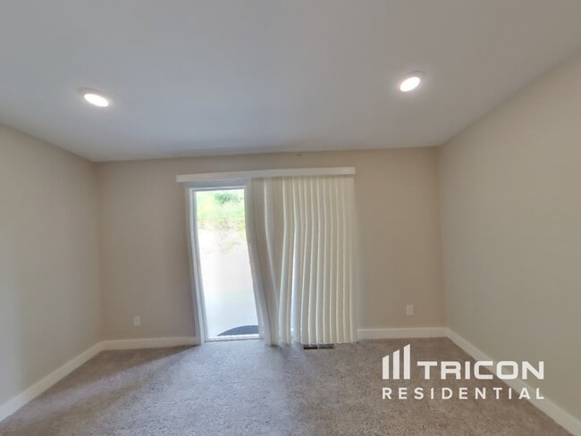 Foto del edificio - 4911 64th Ave W