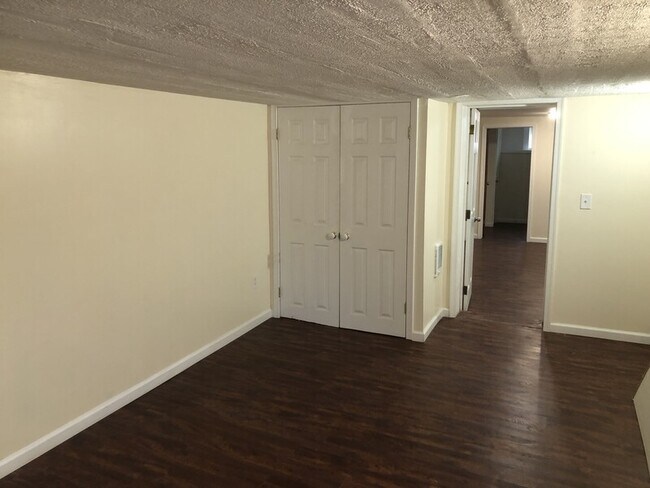 Building Photo - 4329 Shamrock Ave