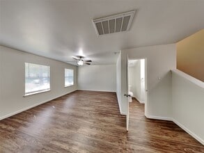Building Photo - 16778 Fallen Timbers Dr