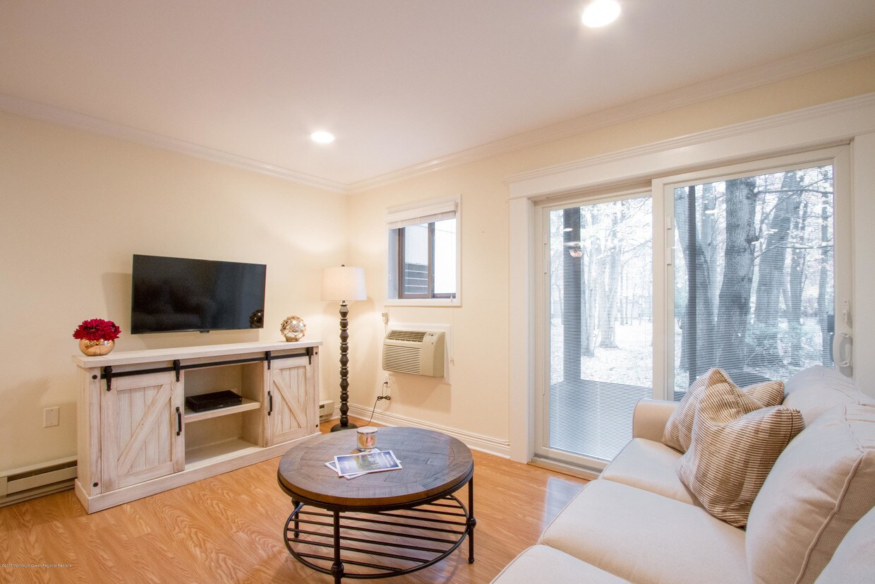 Foto principal - 120 Lexington Ct