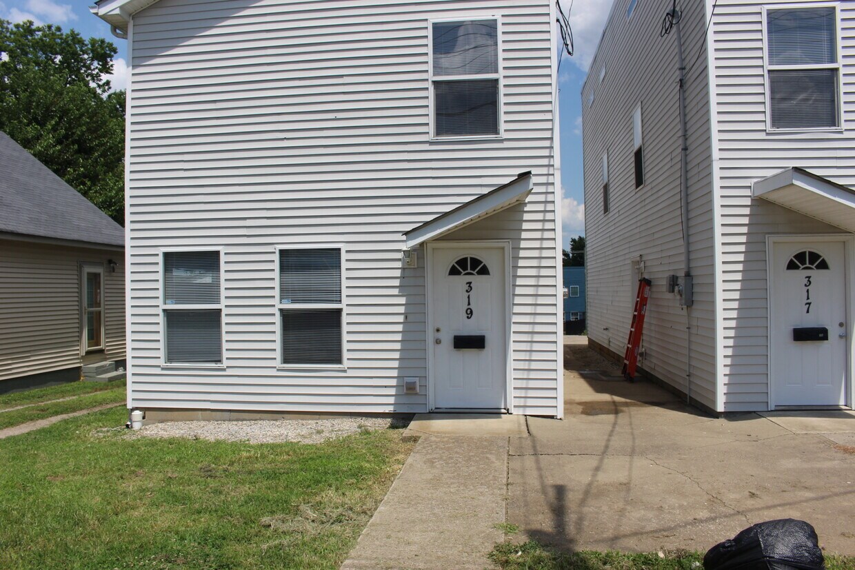 Primary Photo - 319 American Ave