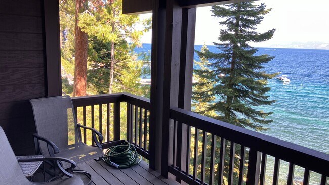 Foto del edificio - Furnished Lakefront home with amazing Lakeviews