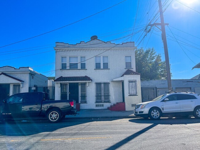 Foto del edificio - $1000 Off the First Month’s Rent - Modern ...
