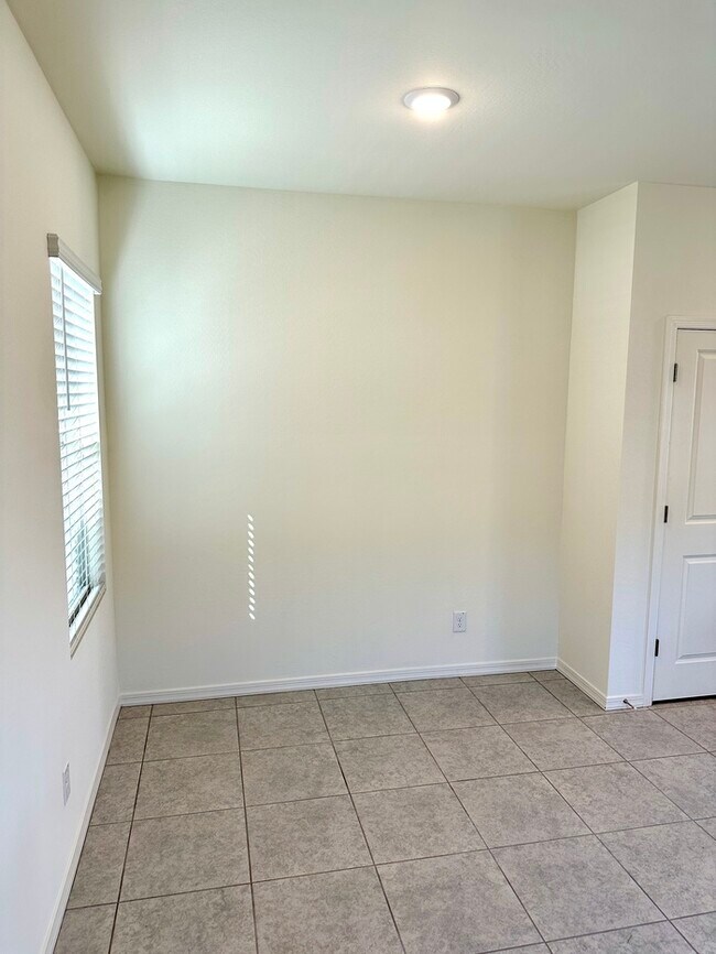 Foto del edificio - Beautiful new home in Bella Vista Farms, San Tan Valley! 9' ceilings, tile floors, granite counte...