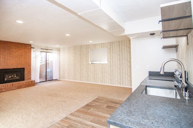 Foto del edificio - 1340 Ridgewood Ln