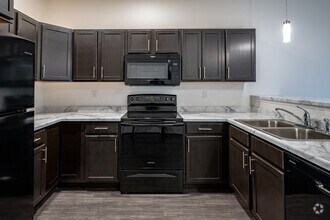 2BR, 2BA - 904SF - Kitchen - The Altitude Flats