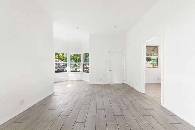 Building Photo - 1510 E Cesar E Chavez Ave