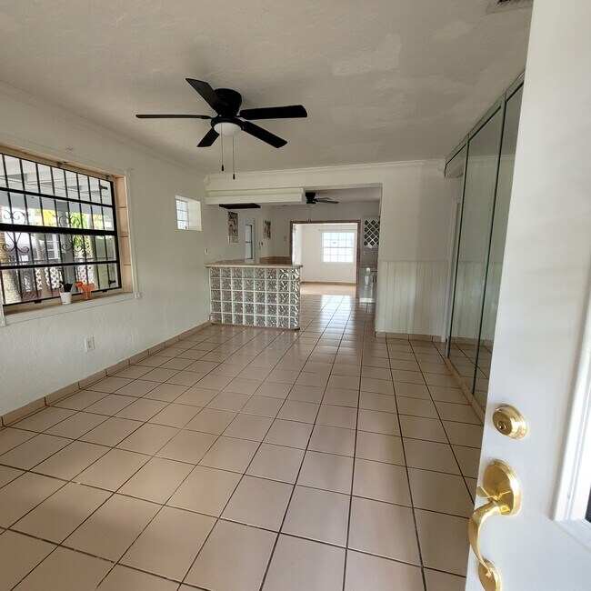 Foto del edificio - 5973 SW 41st St