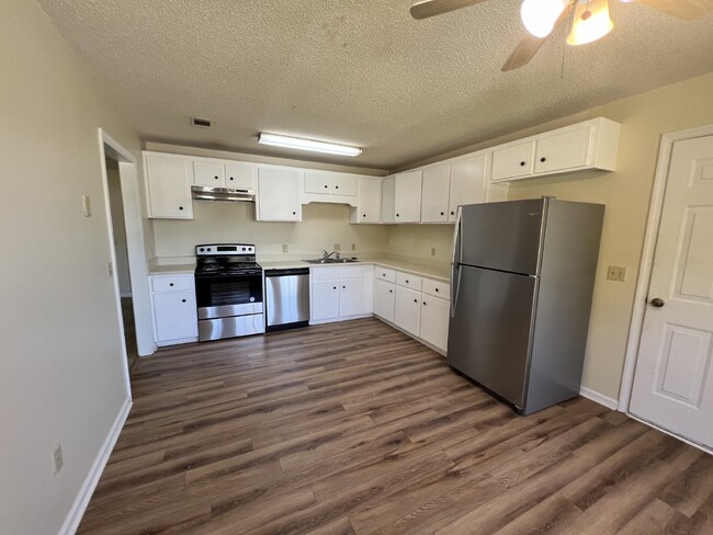 Building Photo - House for Rent