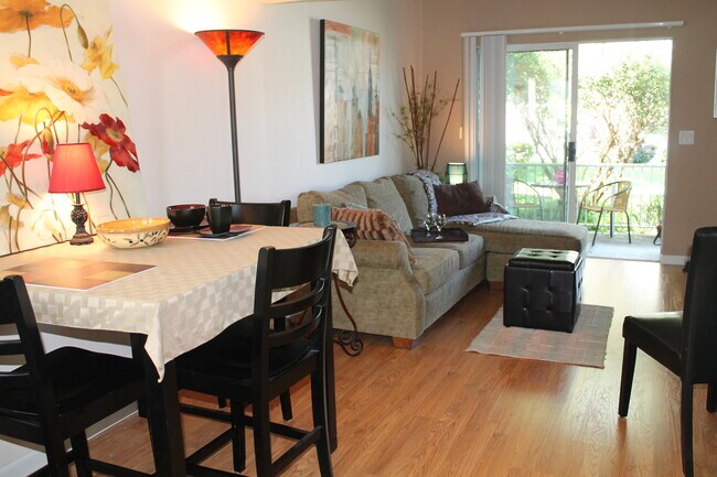 Foto del edificio - 2101 Poplar Dr