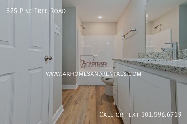 Foto del edificio - 825 Pine Tree Rd