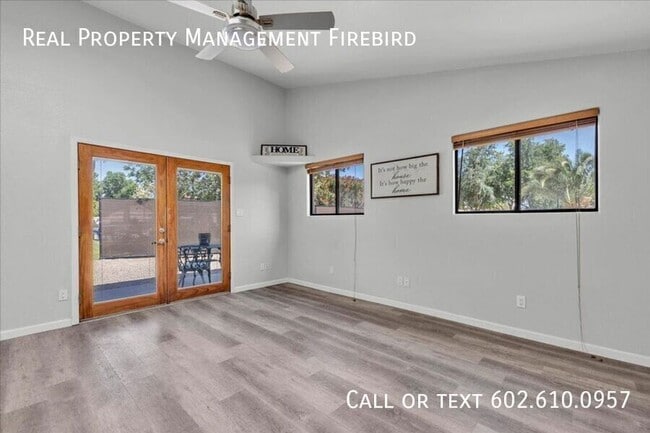 Building Photo - 548 E Palo Verde St