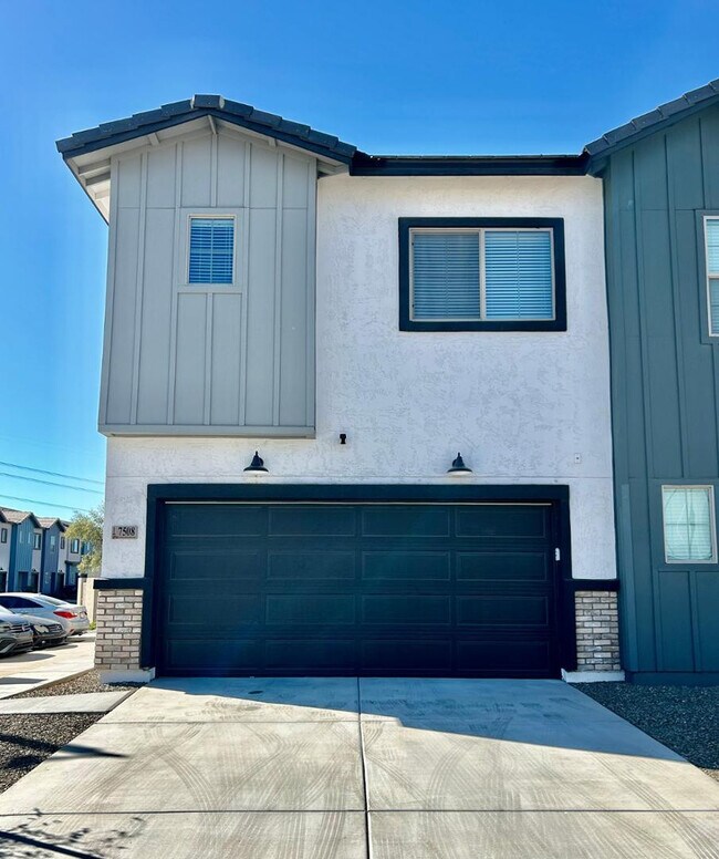 Building Photo - 7508 S 75th Dr