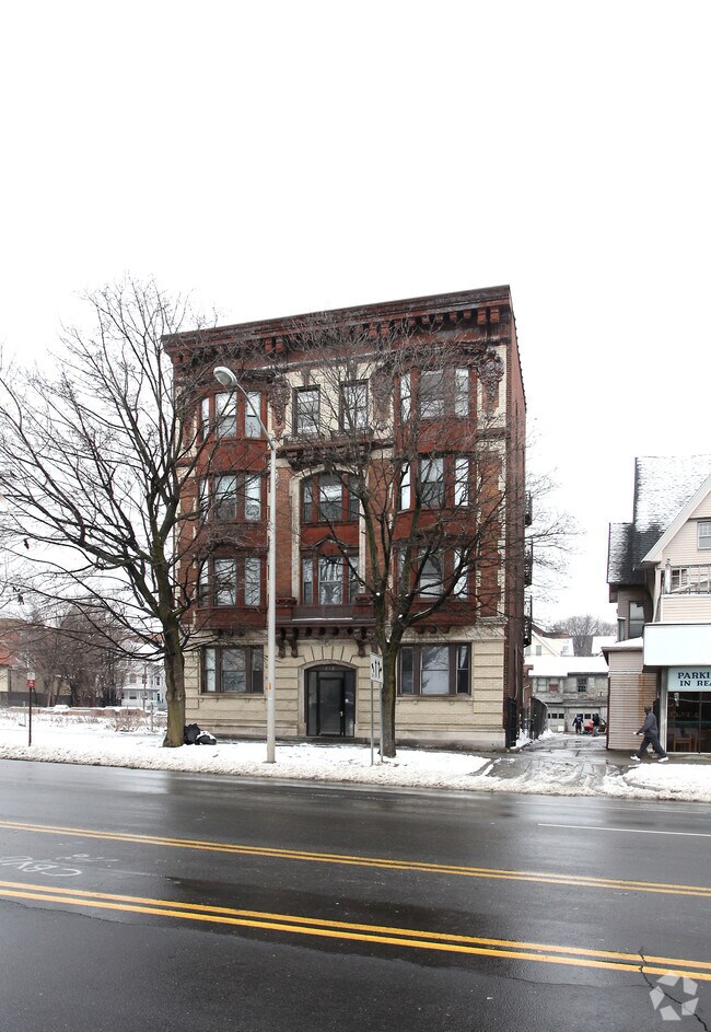 Foto del edificio - 292 W Main St