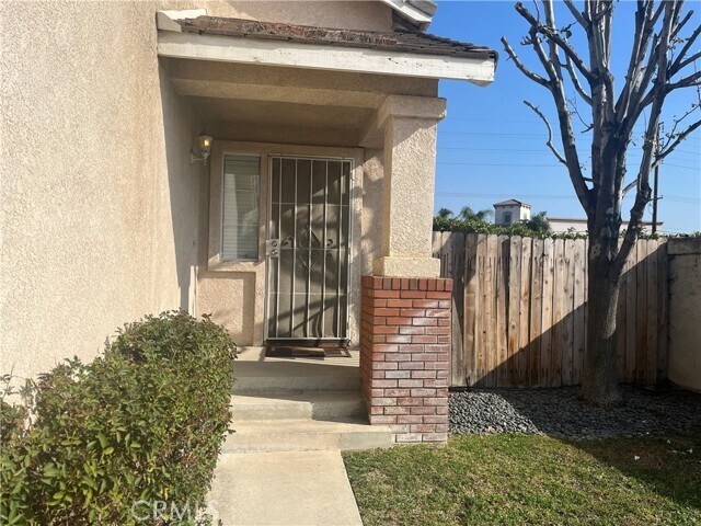 Building Photo - 951 Primrose Ln