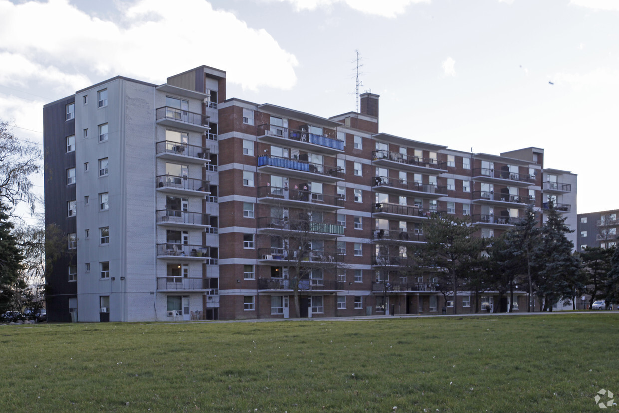 Building Photo - 2070 Camilla Rd