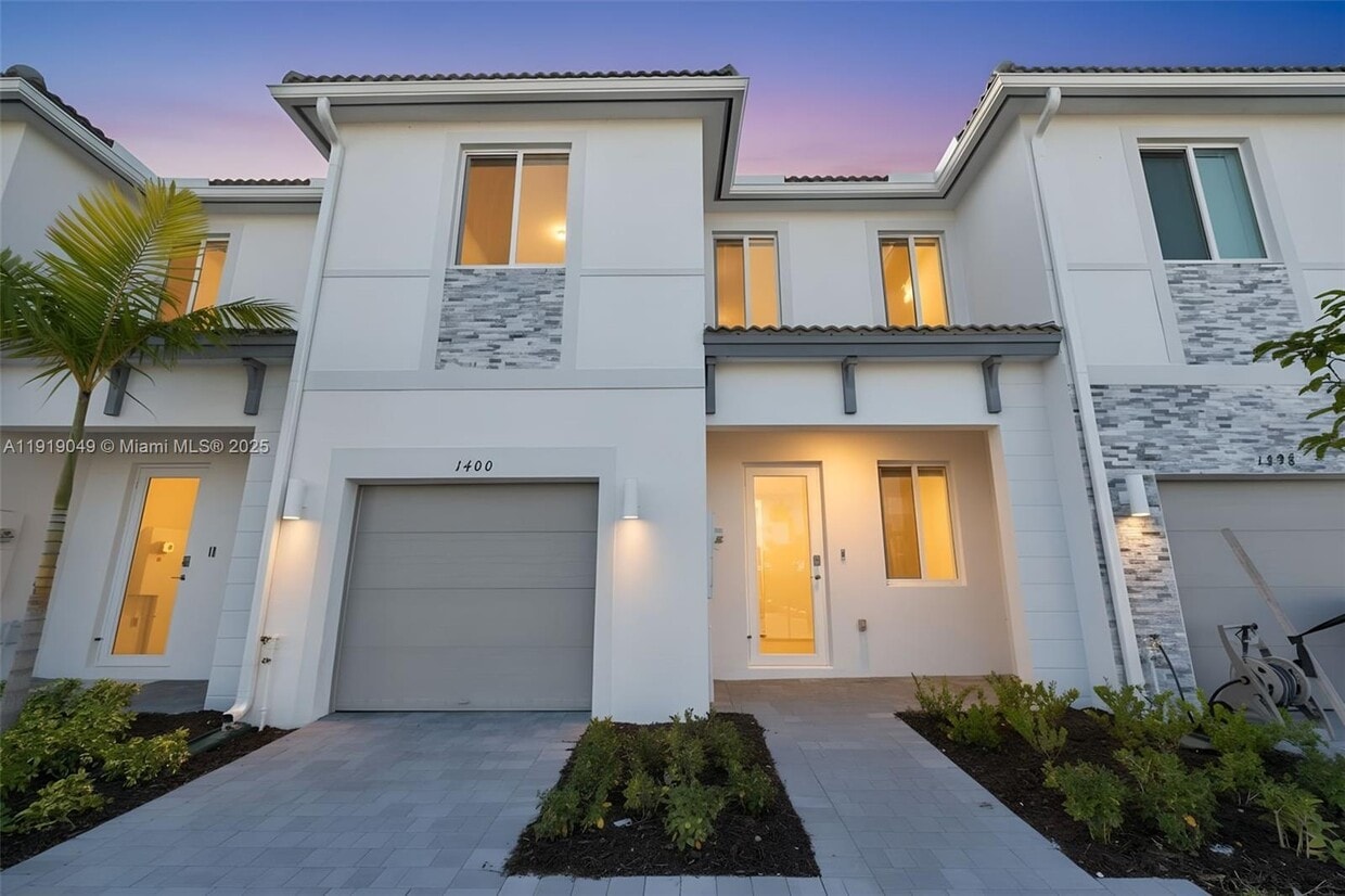 Primary Photo - 1400 SE 6th Rd