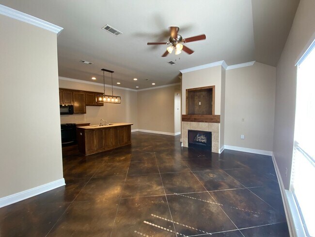 Foto del edificio - Charming 2BR/2BA Home in Shenandoah Ridge with Garage & Cozy Fireplace