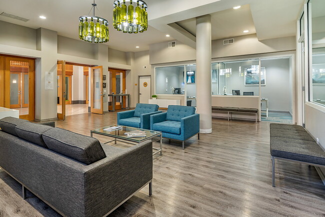 Building Photo - 101 San Fernando