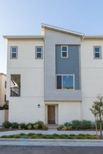 Building Photo - 2539 Dorris St
