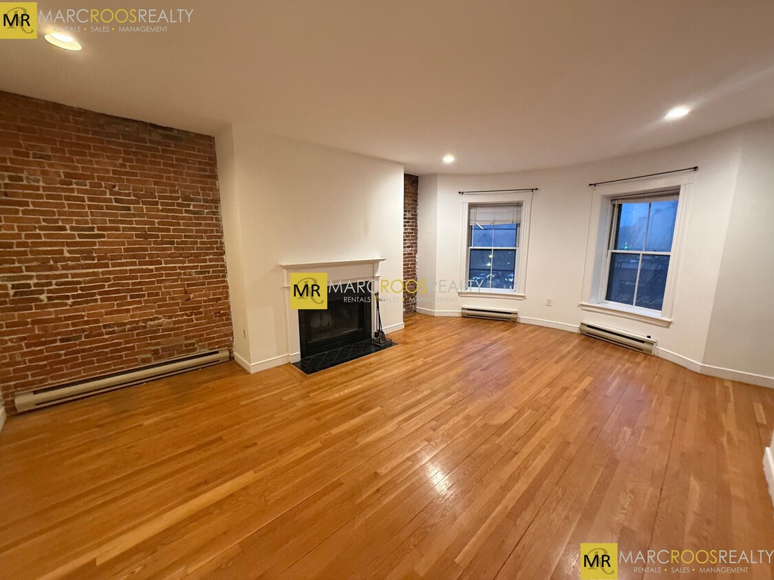 Primary Photo - 1742 Washington St