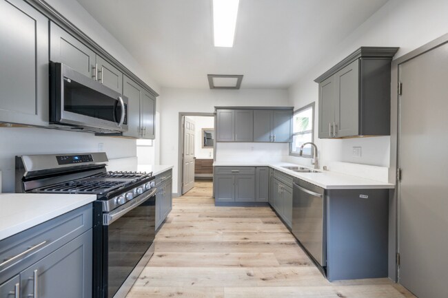 Foto del edificio - 532 W 5th St