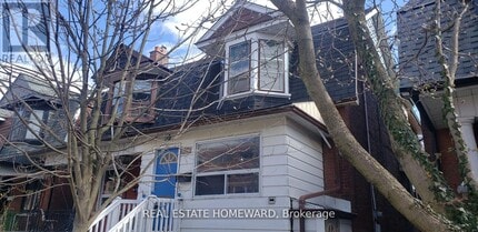 Building Photo - 697 Dupont St