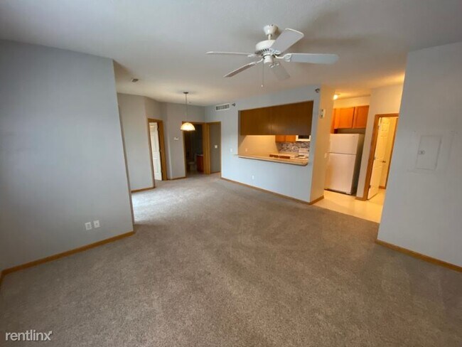 Building Photo - 2 br, 2 bath Condo - 1380 SE Florence Dr 4...