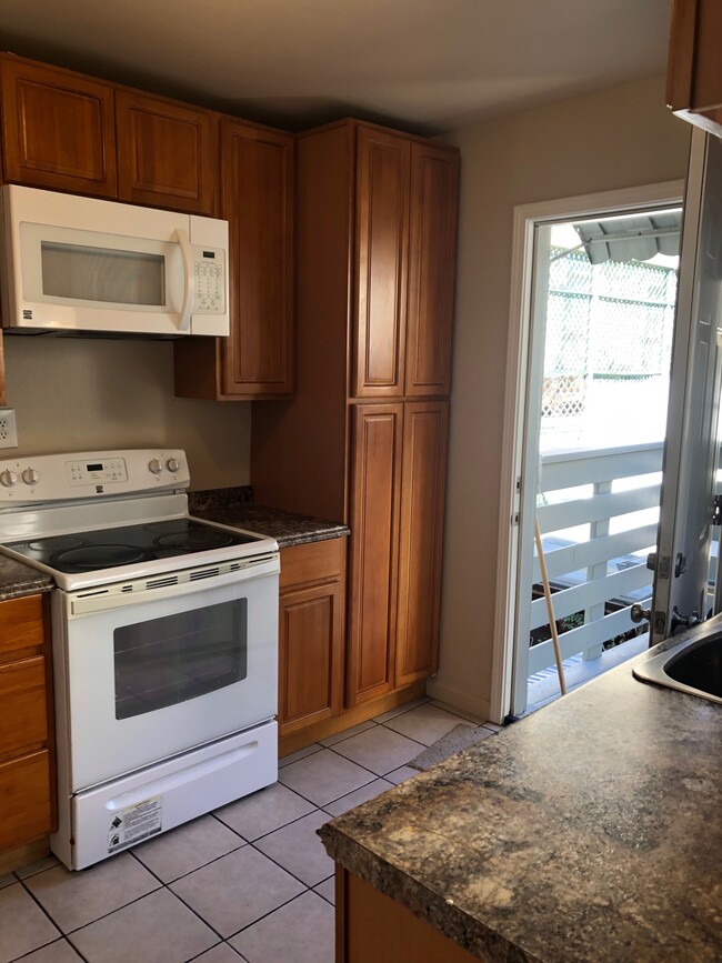 Building Photo - 347 San Carlos St